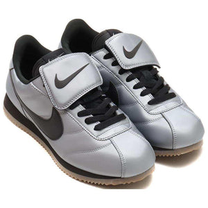 Discover the dynamic perspective of شوز نايك مثل Nike Shoes الفريدة، مع تفاصيل حذاء Cortez LEATHER رمادي فضي أسود وجودة حذاء نايك الأصلي ضمن تشكيلة nike schuhe.