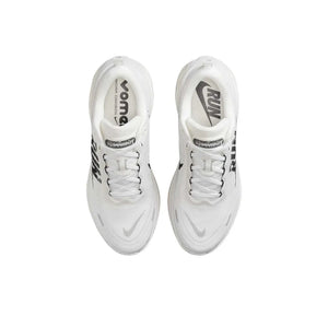 The top view showcases Nike Shoes details, combining the حذاء نايك الأصلي مع ميزات حذاء جري نايكي فوميرو بلس أبيض | Nike Vomero Plus White وجودة شوز نايك وتشكيلة nike schuhe.