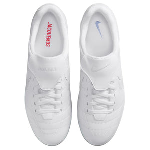 The top view highlights Nike Shoes craftsmanship, showcasing the حذاء نايك الأصلي مع حذاء نايكي x جاكموس أبيض | Nike x Jacquemus White ضمن أفضل موديلات شوز نايك وتصاميم nike schuhe.