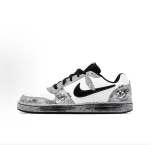 View the side profile of the حذاء نايك الأصلي featuring Nike Shoes design, representing the finest شوز نايك المميز مع حذاء نايكي مون رمادي وأبيض | Nike Moon Grey & White وتصاميم nike schuhe.