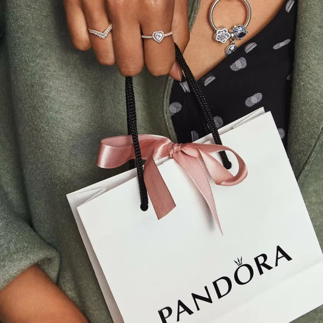 اكتشف سحر مجوهرات PANDORA: أكثر من مجرد إكسسوار.