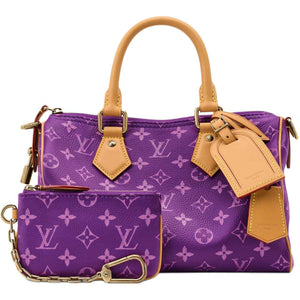 حقيبة Speedy 25 من Louis Vuitton باللون البنفسجي المميز.