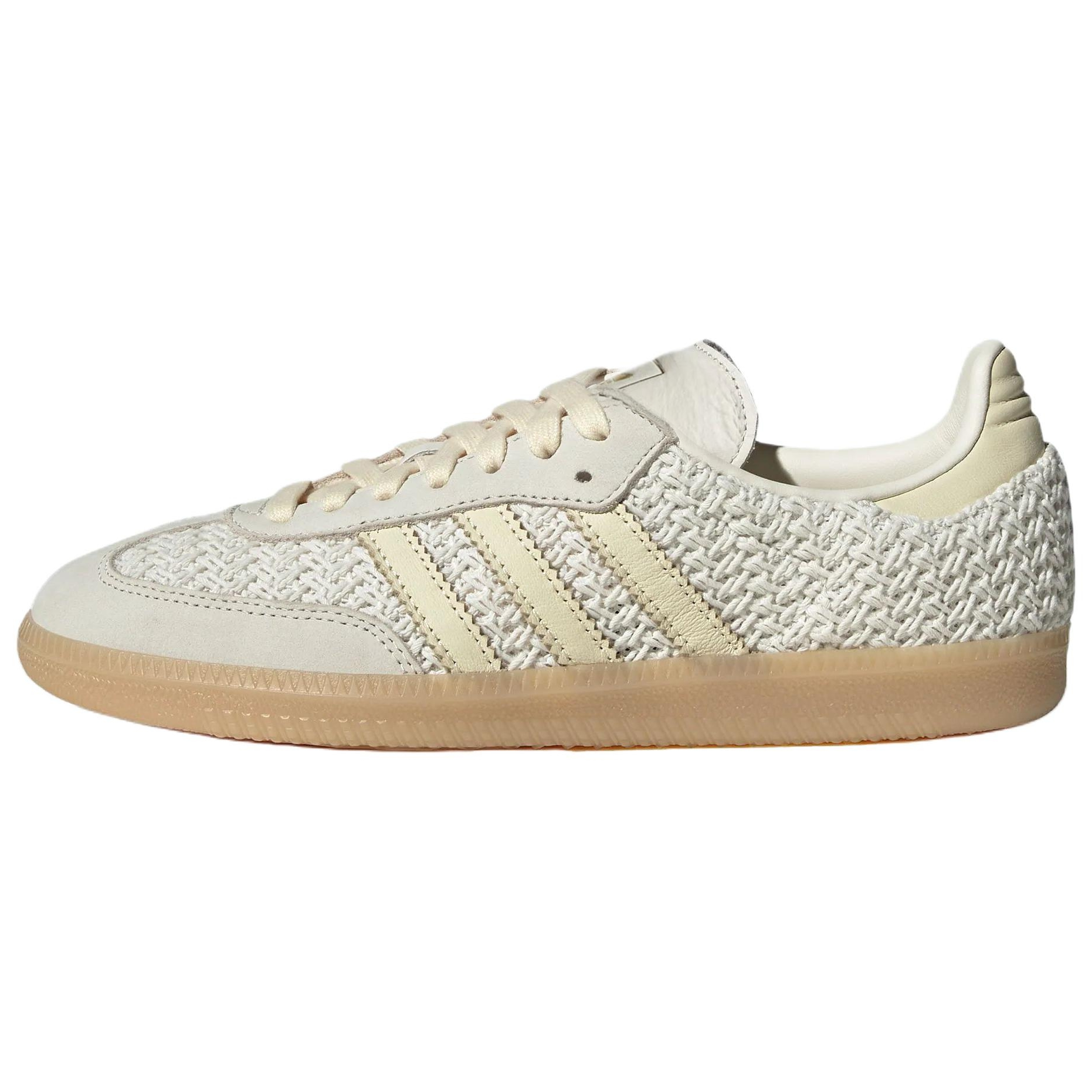 حذاء Adidas Samba OG بنسيج كريمي وجلد سوييد