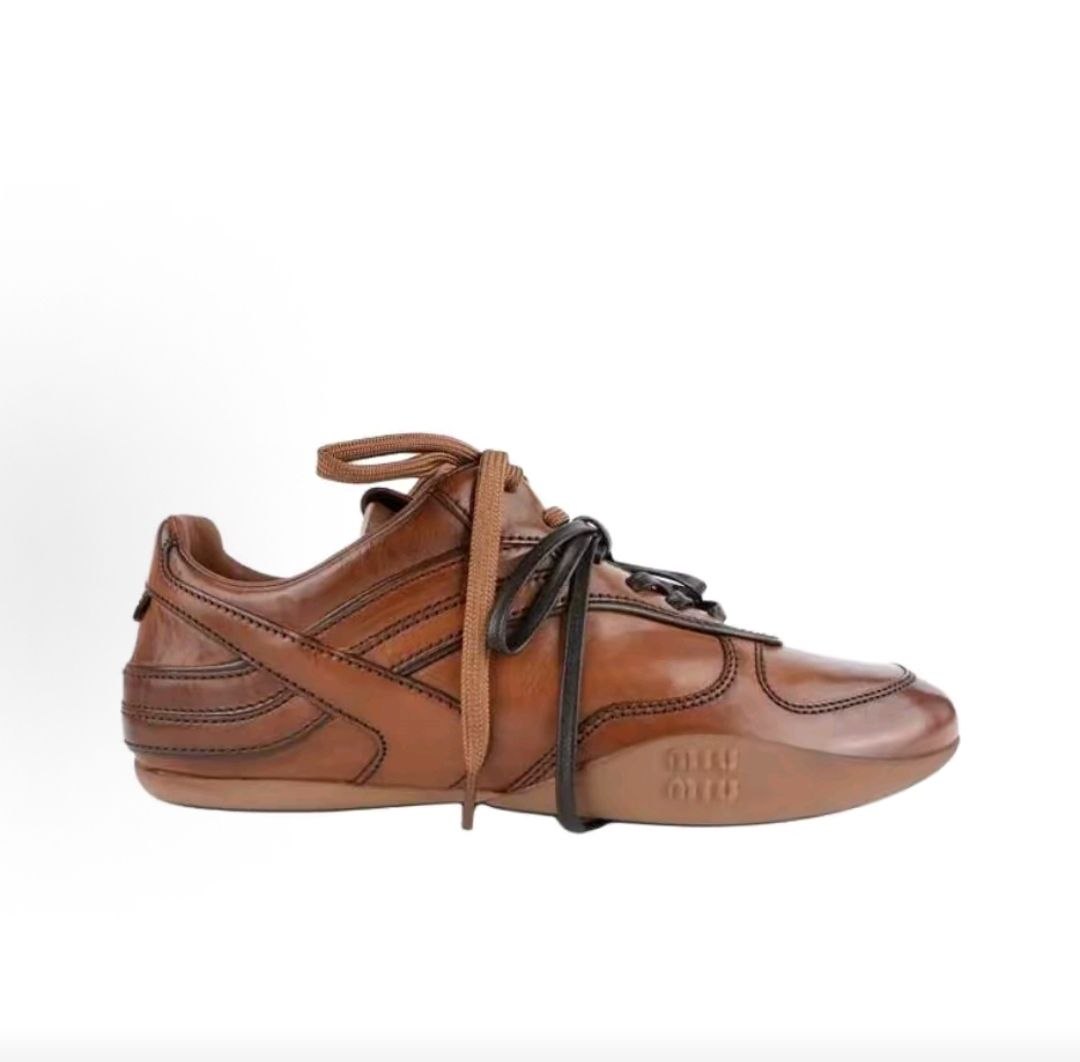 MIU MIU Gymnasium Donna Leather Round Toe Lace-up  Low-top casual shoes, women's, brown >