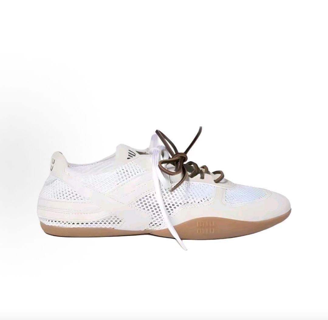 MIU MIU Gymnasium women's low-top casual shoes in white, made of calfskin leather, suede, and round toe with laces and a screen-printed logo.