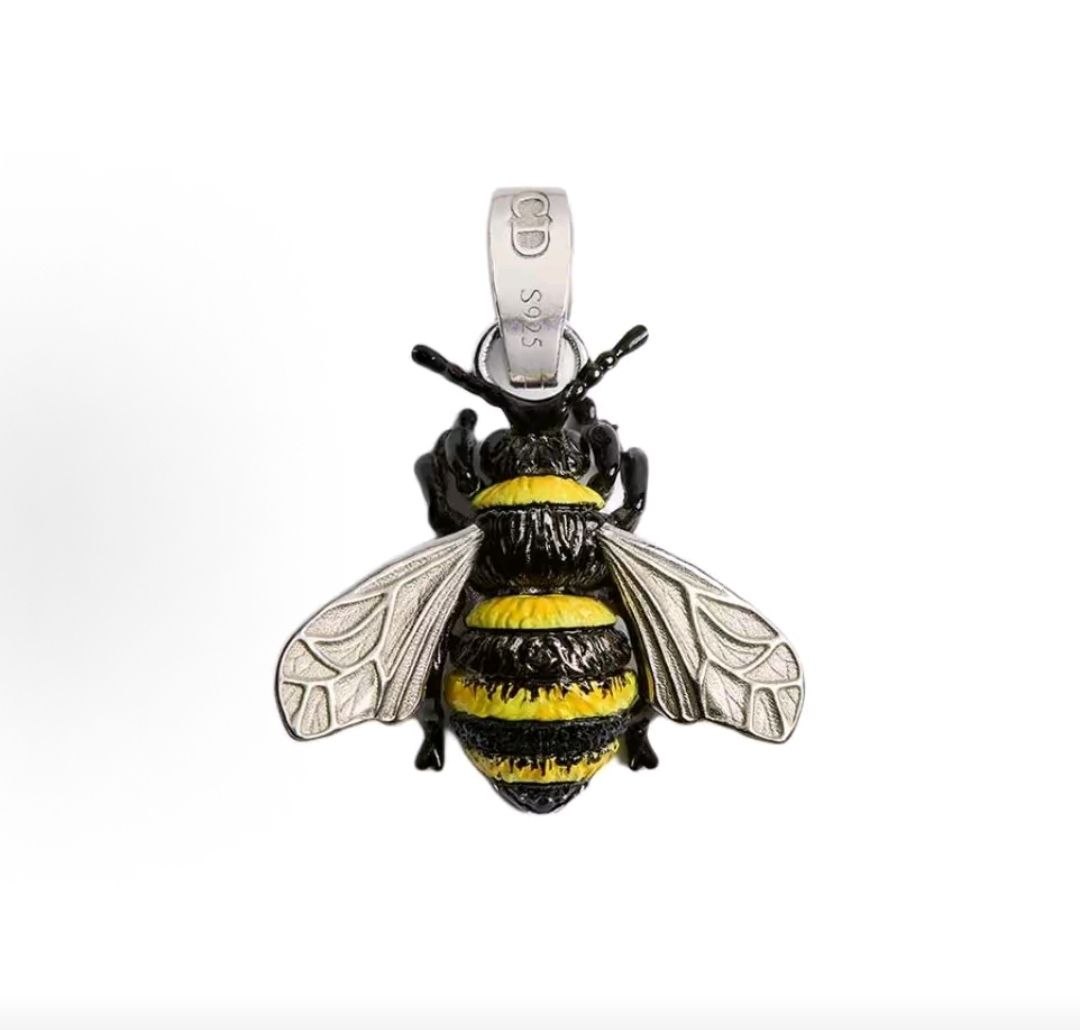 DIOR [26 Early Autumn] Bee Design Resin Pendant/Pendant  Unisex Couple Style, Yellow/Black,