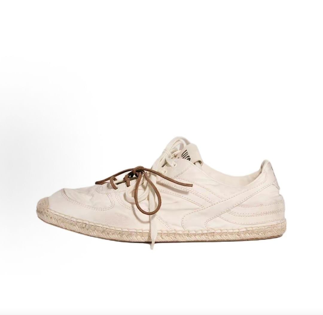 MIU MIU Gymnasium Lace-up Round Toe Low-top Casual Shoes for Women, Light Brown