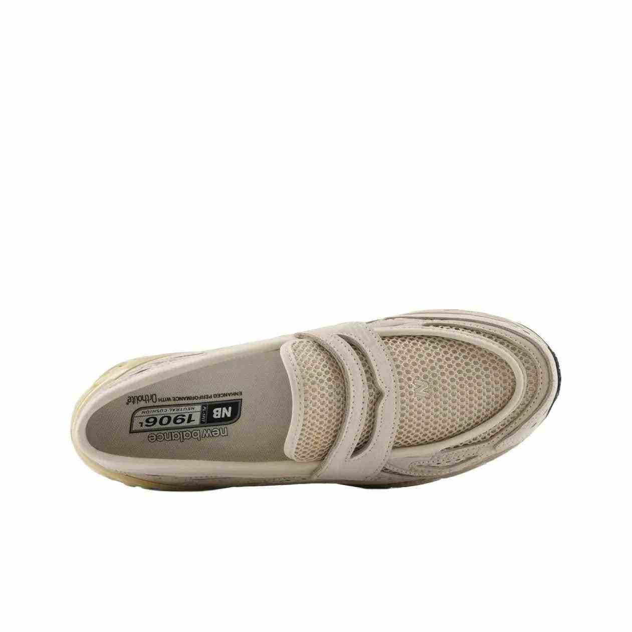 Top-down perspective designed for نيو بالانس للنساء والرجال focusing on the inner footbed and comfort.