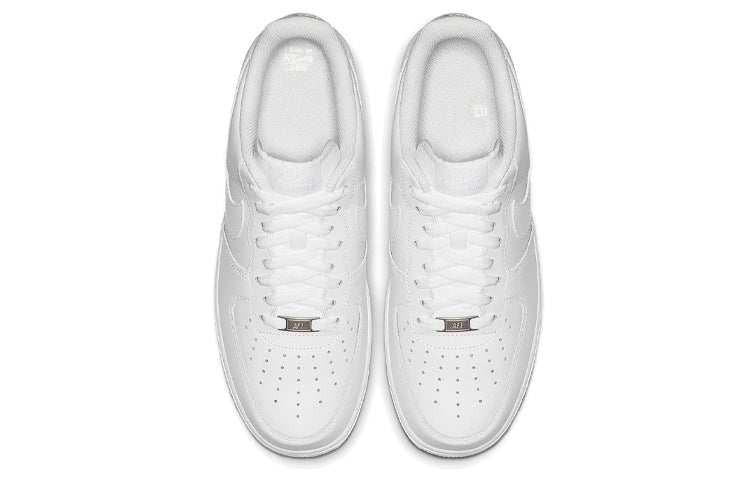 The top view highlights Nike Shoes craftsmanship, showcasing the حذاء نايك الأصلي مع حذاء Air Force 1 أبيض كلاسيكي ضمن أفضل موديلات شوز نايك وتصاميم nike schuhe.