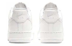 The rear view showcases Nike Shoes details, combining the حذاء نايك الأصلي مع ميزات حذاء Air Force 1 Low أبيض كلاسيكي وجودة شوز نايك وتشكيلة nike schuhe.