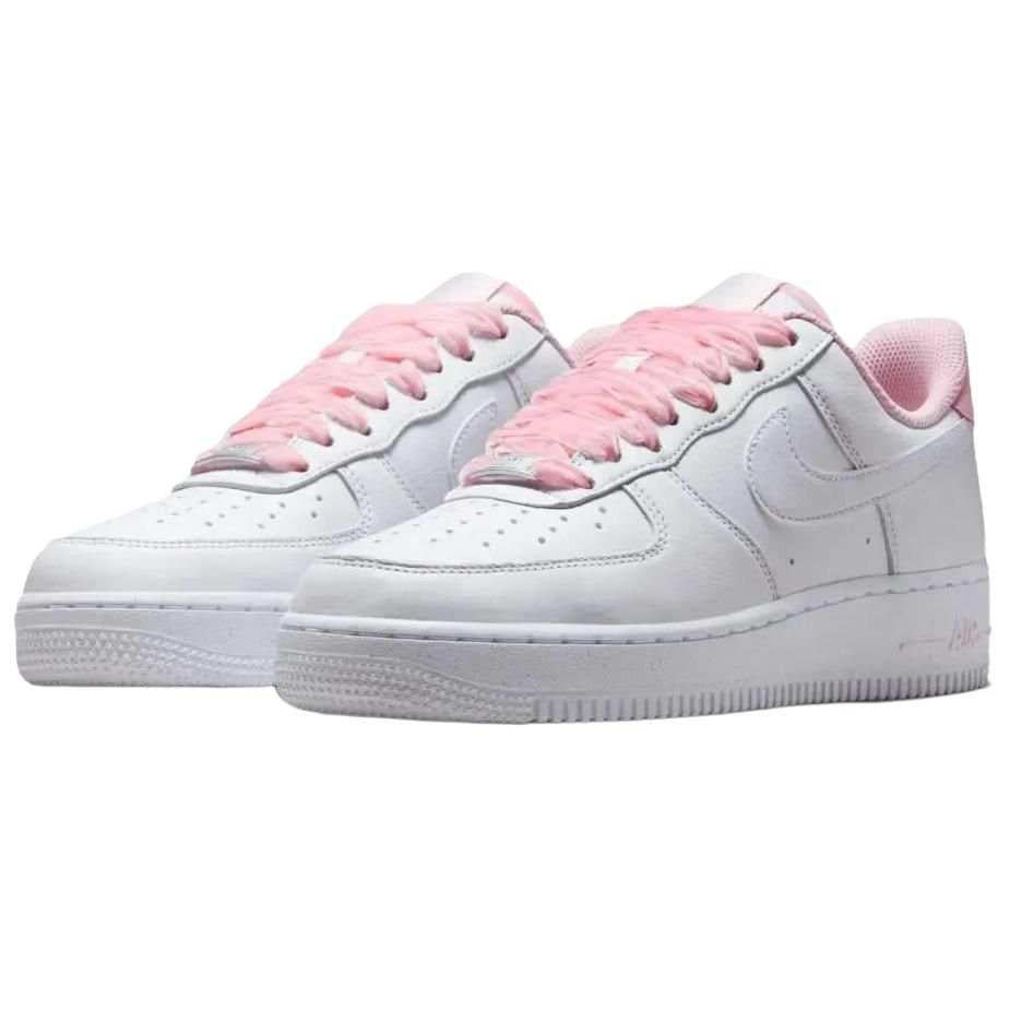 Discover the dynamic perspective of شوز نايك مثل Nike Shoes الفريدة، مع تفاصيل حذاء Air Force 1 أبيض بلمسات وردية وجودة حذاء نايك الأصلي ضمن تشكيلة nike schuhe.