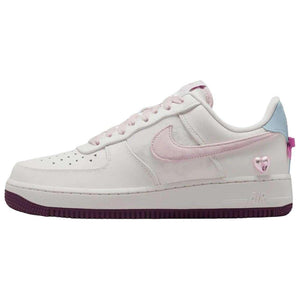 When looking for cute styles, Nike Shoes feature the amazing حذاء Air Force 1 أبيض بفيونكة وقلب وردي مع روعة حذاء نايك الأصلي للوثوقية، إلى جانب تصاميم شوز نايك ومواصفات nike schuhe.