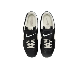 The top view highlights Nike Shoes craftsmanship, showcasing the حذاء نايك الأصلي مع حذاء كورتز مريح كاجوال للرجال والنساء باللون الأسود ضمن أفضل موديلات شوز نايك وتصاميم nike schuhe.