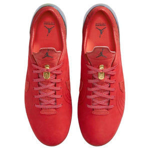 The top view highlights Nike Shoes craftsmanship, showcasing the حذاء نايك الأصلي مع حذاء جوردان أحمر رياضي | Jordan Red Sneaker ضمن أفضل موديلات شوز نايك وتصاميم nike schuhe.