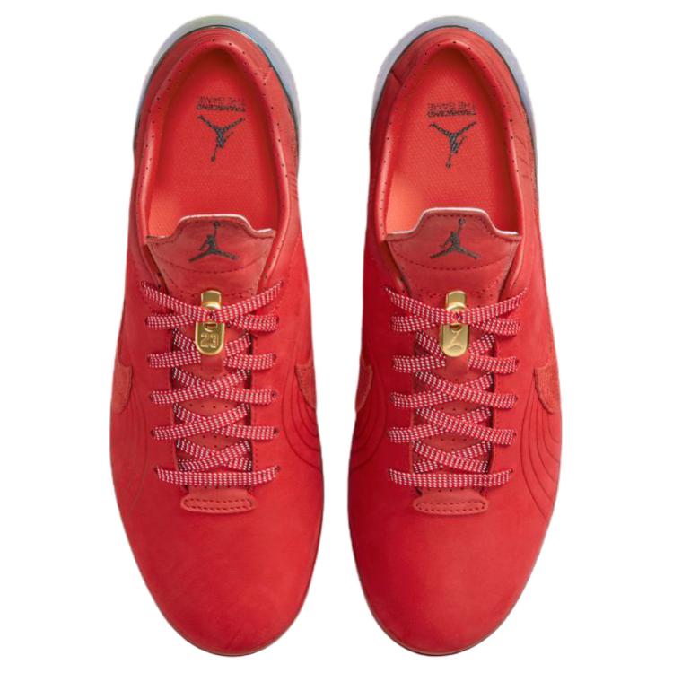 The top view highlights Nike Shoes craftsmanship, showcasing the حذاء نايك الأصلي مع حذاء جوردان أحمر رياضي | Jordan Red Sneaker ضمن أفضل موديلات شوز نايك وتصاميم nike schuhe.