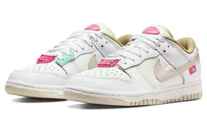 Discover the dynamic perspective of شوز نايك مثل Nike Shoes الفريدة، مع تفاصيل حذاء Nike Dunk Low رياضي باللون الأبيض والوردي وجودة حذاء نايك الأصلي ضمن تشكيلة nike schuhe.