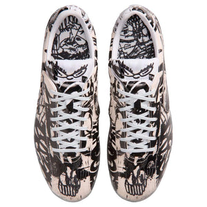 The top view highlights Nike Shoes craftsmanship, showcasing the حذاء نايك الأصلي مع حذاء نايكي جرافيتي أسود وأبيض | Nike Graffiti Black & White ضمن أفضل موديلات شوز نايك وتصاميم nike schuhe.