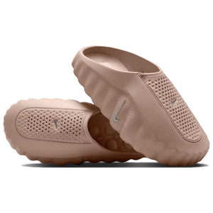 The paired angle highlights Nike Shoes craftsmanship, showcasing the حذاء نايك الأصلي مع حذاء نايكي مايند ميول نود مريح | Nike Mind Mule Nude ضمن أفضل موديلات شوز نايك وتصاميم nike schuhe.