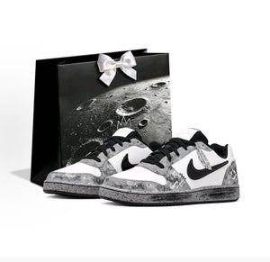When looking for unique footwear, Nike Shoes feature the amazing حذاء نايكي مون رمادي وأبيض | Nike Moon Grey & White مع روعة حذاء نايك الأصلي للوثوقية، إلى جانب تصاميم شوز نايك ومواصفات nike schuhe.