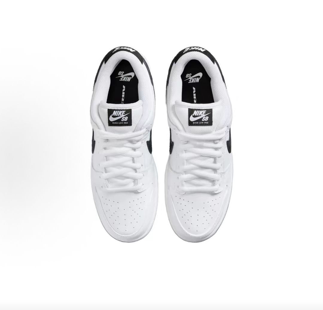 The top view highlights Nike Shoes details, combining the حذاء نايك الأصلي مع ميزات حذاء نايكي SB دنك أبيض وأسود | Nike SB Dunk Low White Black وجودة شوز نايك وتشكيلة nike schuhe.