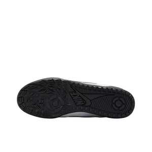 Inspect the durable outsole of Nike Shoes and حذاء نايك الأصلي الذي يضمن راحة شوز نايك، مع ميزات حذاء نايكي رياضي وردي وأبيض | Nike Sneakers Pink White ومواصفات nike schuhe.