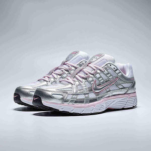 Discover the dynamic perspective of شوز نايك مثل Nike Shoes الفريدة، مع تفاصيل حذاء Nike P-6000 للنساء لون أبيض وفضي ميتاليك ووردي وجودة حذاء نايك الأصلي ضمن تشكيلة nike schuhe.