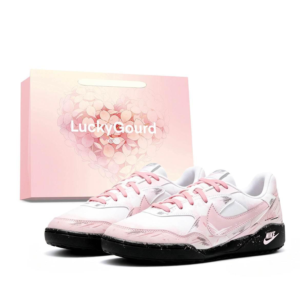 When looking for stylish footwear, Nike Shoes feature the amazing حذاء نايكي رياضي وردي وأبيض | Nike Sneakers Pink White مع روعة حذاء نايك الأصلي للوثوقية، إلى جانب تصاميم شوز نايك ومواصفات nike schuhe.