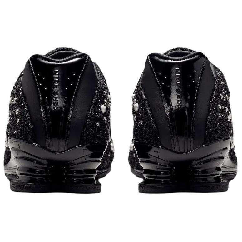 The rear view showcases Nike Shoes details, combining the حذاء نايك الأصلي مع ميزات حذاء Shox Z أصلي 100% وجودة شوز نايك وتشكيلة nike schuhe.