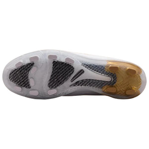 Inspect the durable outsole of Nike Shoes and حذاء نايك الأصلي الذي يضمن راحة شوز نايك، مع ميزات حذاء نايكي تيمبو R10 أبيض وذهبي | Nike Tiempo R10 White Gold ومواصفات nike schuhe.