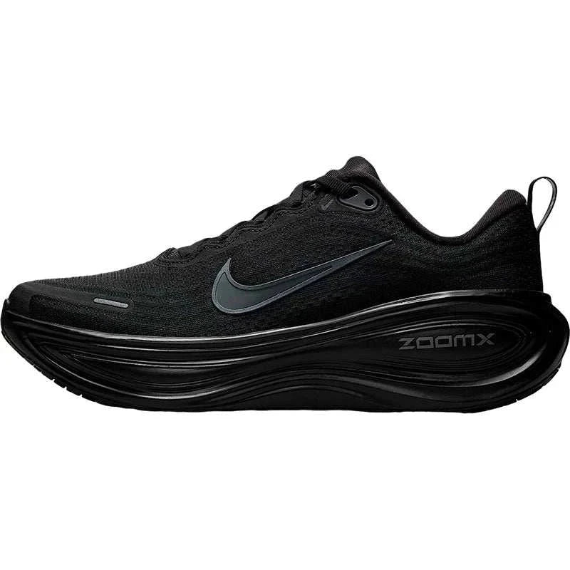 View the side profile of the حذاء نايك الأصلي featuring Nike Shoes design, representing the finest شوز نايك المميز مع حذاء Nike Vomero Plus للجري على الطرق للنساء وتصاميم nike schuhe.