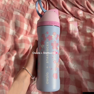 زمزمية Owala x Starbucks بتصميم Sakura الوردي المميز.