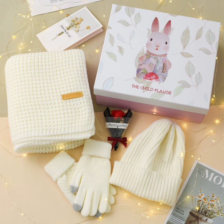 Scarves, gloves, hats, three-piece knitted gift boxes, and winter heart-warming Christmas gift boxes for girlfriends and girlfriends