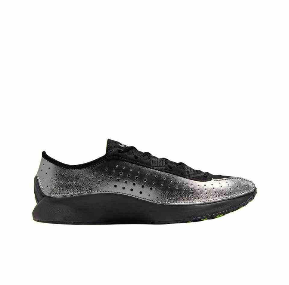 View the side profile of the حذاء نايك الأصلي featuring Nike Shoes design, representing the finest شوز نايك المميز مع حذاء Nike Air Superfly أسود ورصاصي سنيكر وتصاميم nike schuhe.