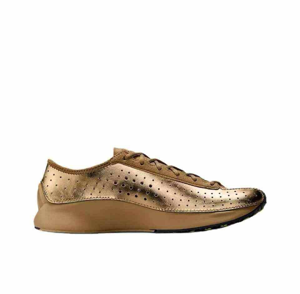 View the side profile of the حذاء نايك الأصلي featuring Nike Shoes design, representing the finest شوز نايك المميز مع حذاء نايكي إير سوبرفلاي برونزي | Nike Air Superfly Bronze وتصاميم nike schuhe.