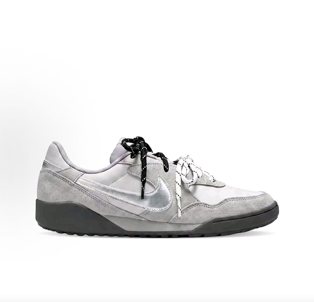 View the side profile of the حذاء نايك الأصلي featuring Nike Shoes design, representing the finest شوز نايك المميز مع حذاء نايكي كاجوال رمادي | Nike Casual Grey وتصاميم nike schuhe.