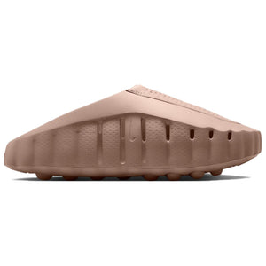View the side profile of the حذاء نايك الأصلي featuring Nike Shoes design, representing the finest شوز نايك المميز مع حذاء نايكي مايند ميول نود مريح | Nike Mind Mule Nude وتصاميم nike schuhe.