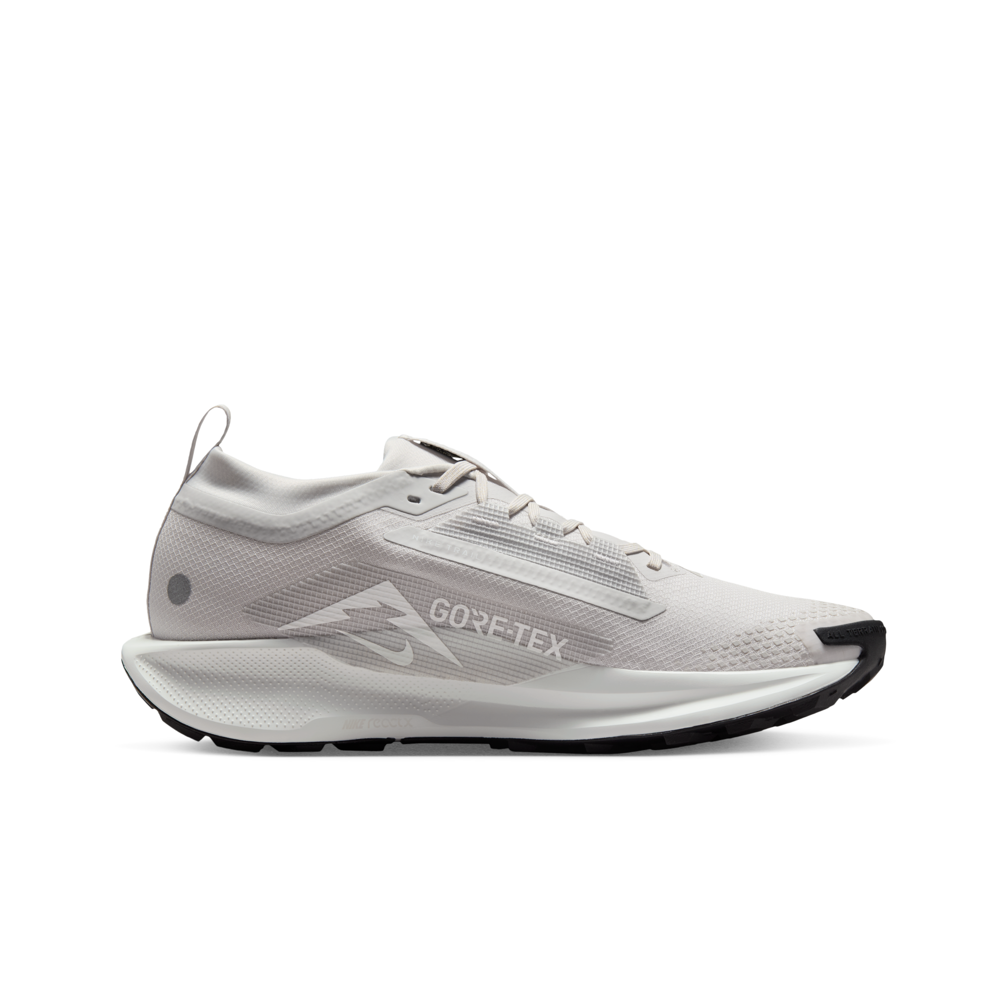 View the side profile of the حذاء نايك الأصلي featuring Nike Shoes design, representing the finest شوز نايك المميز مع حذاء نايكي بيغاسوس ترايل 5 أبيض | Nike Pegasus Trail 5 White وتصاميم nike schuhe.