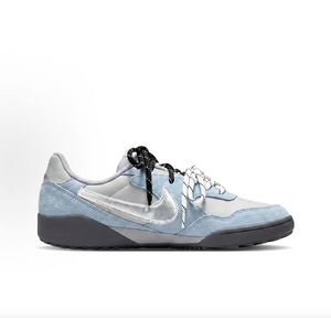 View the side profile of the حذاء نايك الأصلي featuring Nike Shoes design, representing the finest شوز نايك المميز مع حذاء نايكي ستريتغاتو أزرق وفضي | Nike Streetgato Blue Silver وتصاميم nike schuhe.