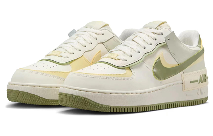 نظرة علوية توضح تفاصيل Nike Shoes الأصلية التي تبحث عنها ضمن إصدارات nike schuhe.