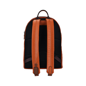 Back view of an authentic brown leather Coach backpack featuring padded adjustable shoulder straps and breathable mesh back panel for comfort.

الجهة الخلفية لحقيبة ظهر كوتش أصلية من الجلد الطبيعي بني تتميز بأحزمة كتف مبطنة وقابلة للتعديل وجزء خلفي شبكي مريح.