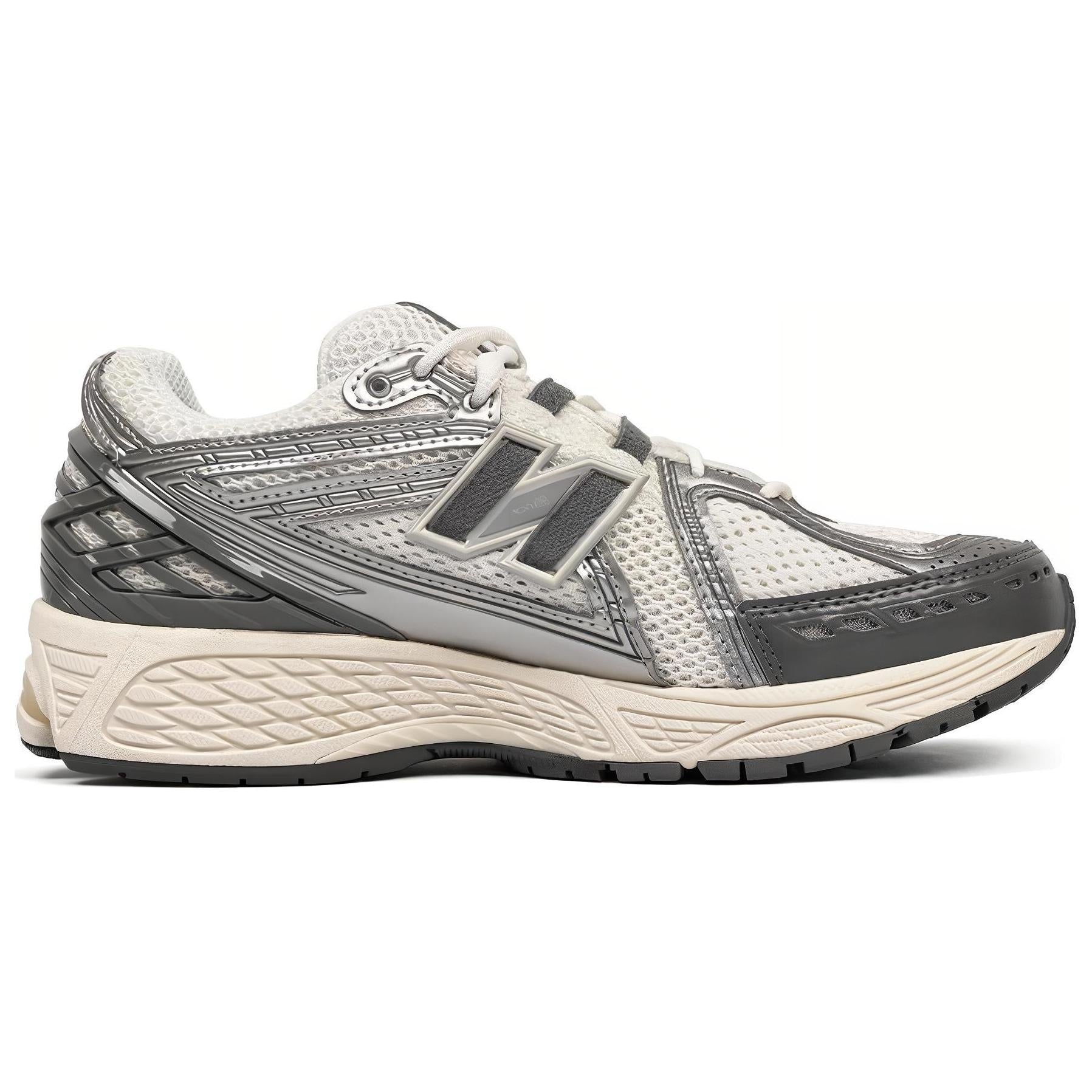 حذاء New Balance 1906R رياضي بلون فضي ورمادي