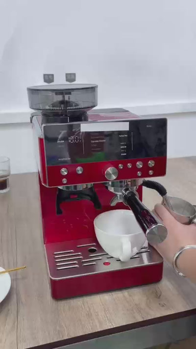 فيديو استخلاص القهوة باستخدام صانعة قهوة Careforcafe باللون الأحمر brewing process video.