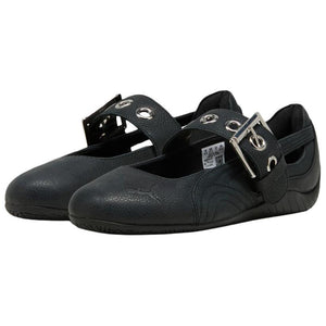 زوج من حذاء بوما نسائي Speedcat Ballet Strap باللون الأسود يعرض مقدمة الحذاء والحزام.
