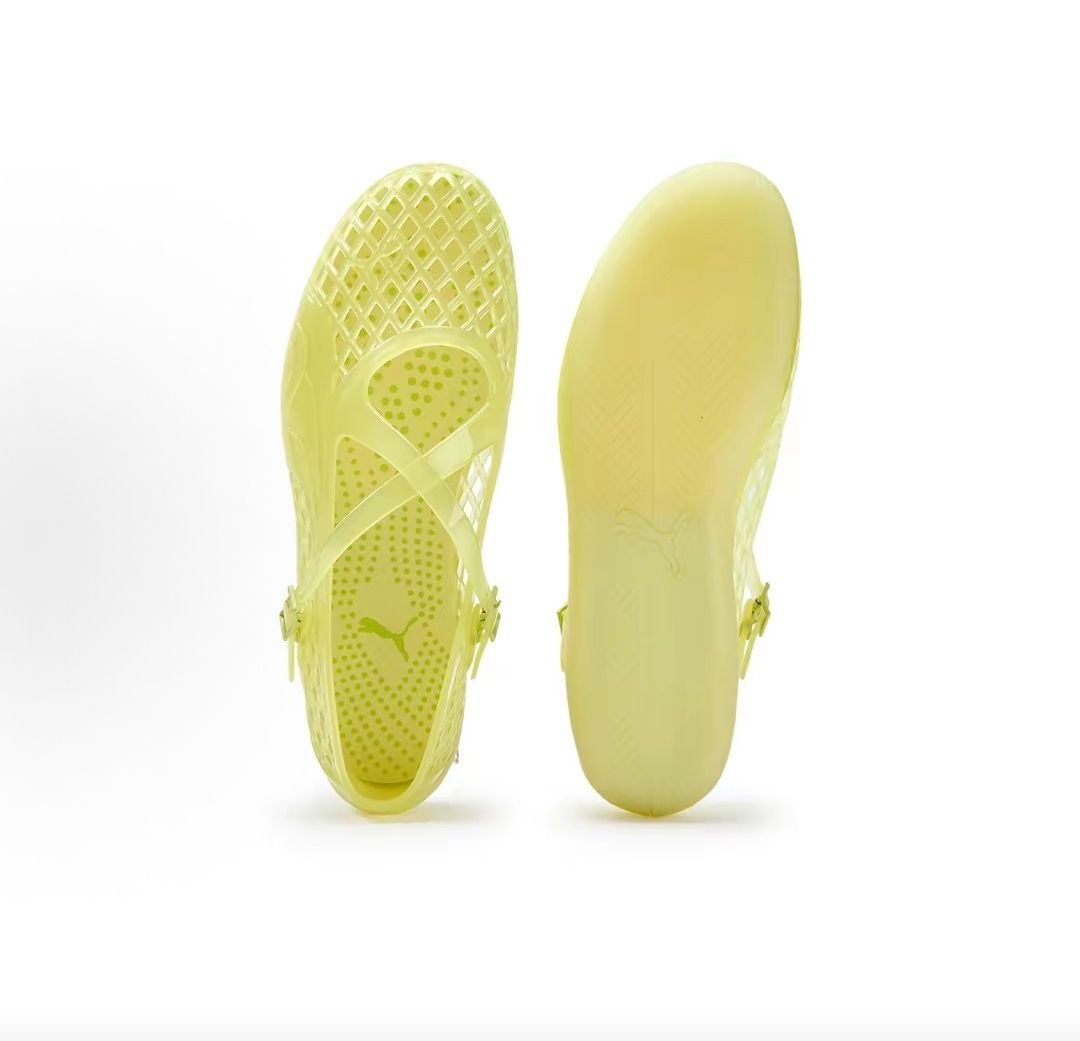 Puma Speedcat Ballet Strap yellow jelly shoes top insole view and smooth translucent outsole pattern.