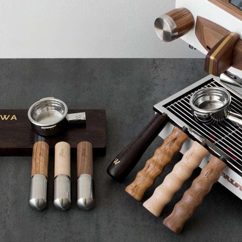 بورتافلتر Bottomless بمقبض خشب طبيعي لمكائن La Marzocco.