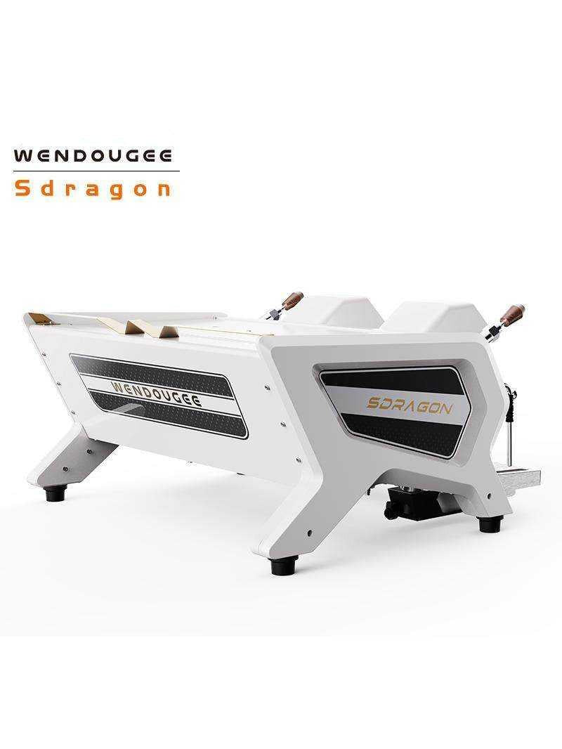 ماكينة قهوة Wendougee Sdragon باللون الأبيض perspective studio view توضح شاشات التحكم الرقمية والمقابض الخشبية.