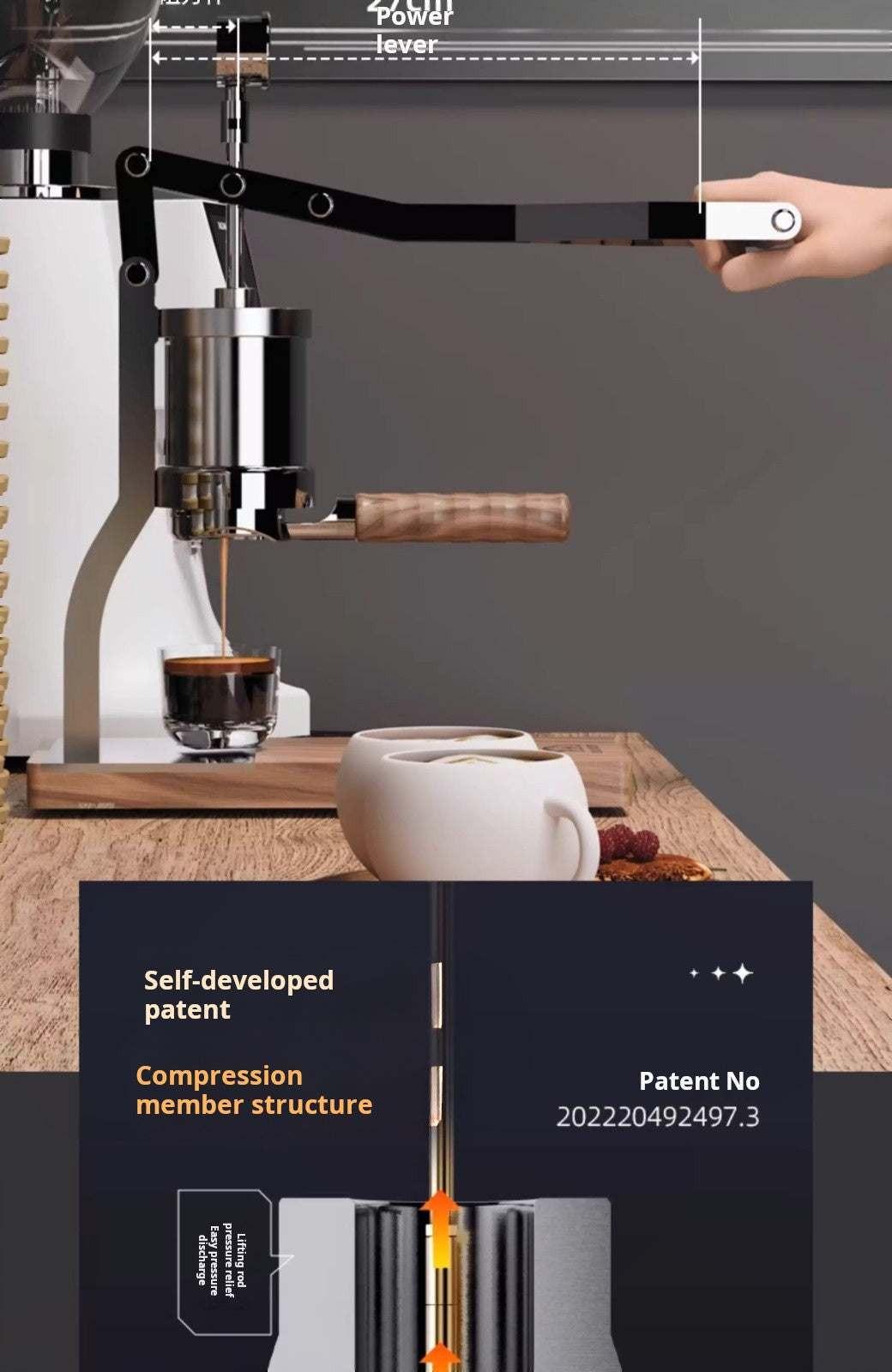 الة قهوة XOM Craft اليدوية أثناء التشغيل والضغط عبر ذراع الرافعة barista in action.